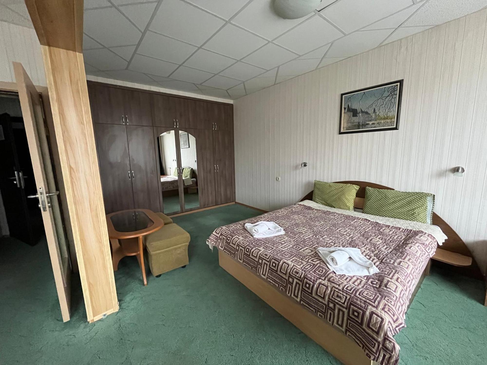 Park Hotel Ivailo Veliko Tárnovo Habitación foto